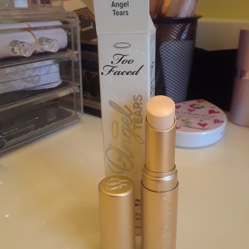 Unused Too Face La Creme Mystical Effects Lipstick